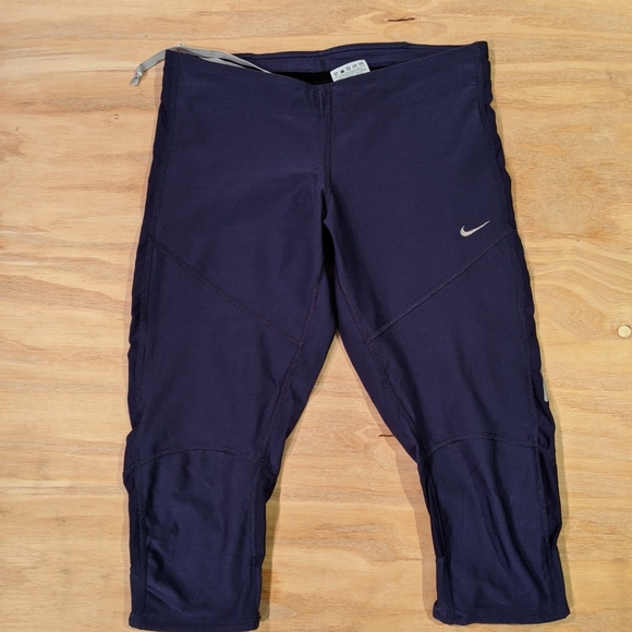 Nike Dry Fit Crops - Picture 1 of 5
